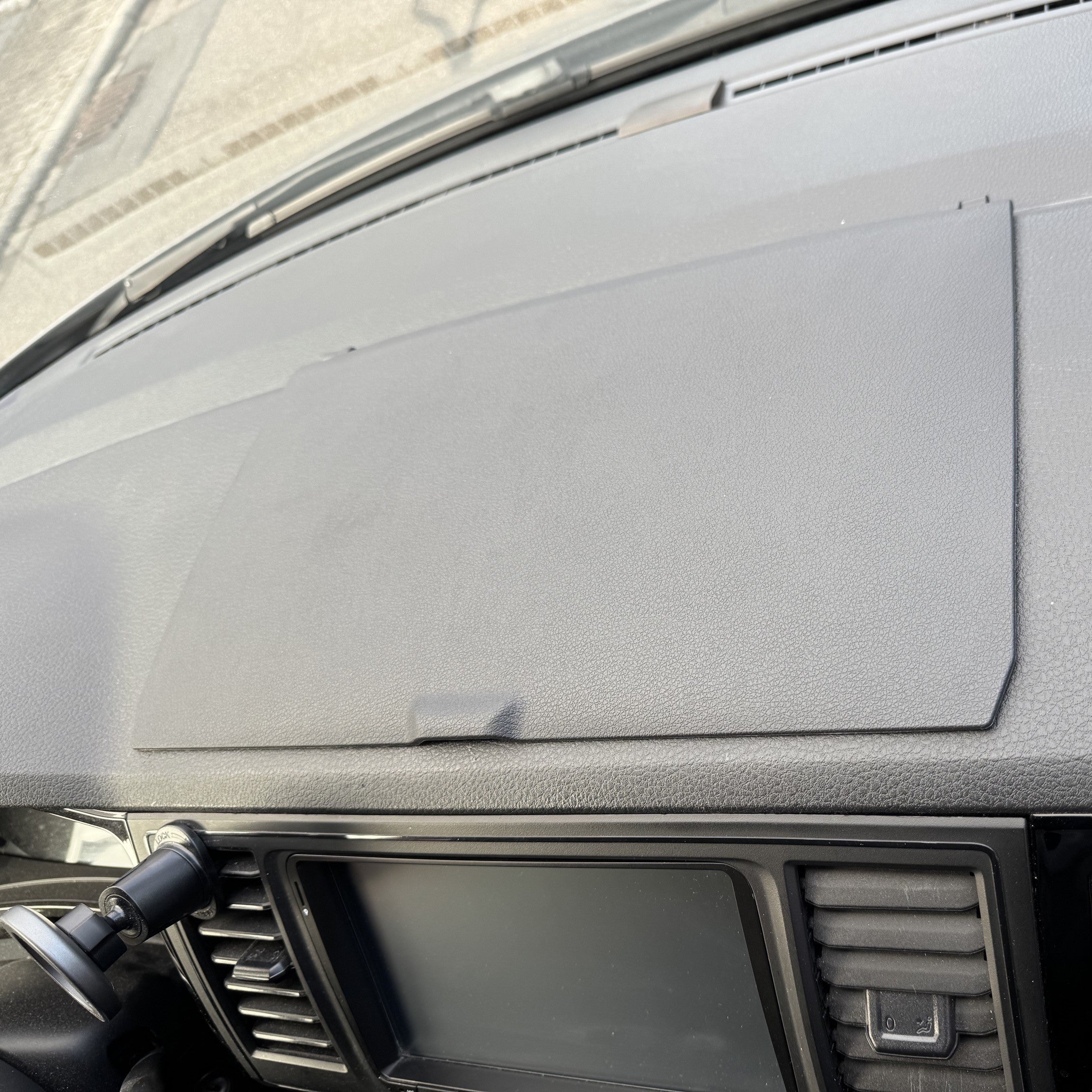 VW T6 Top-Dash Storage Compartment Lid LHD (Left-Hand Drive) – Dashboard Console Lid Cover 2016–2020, closed storage compartment