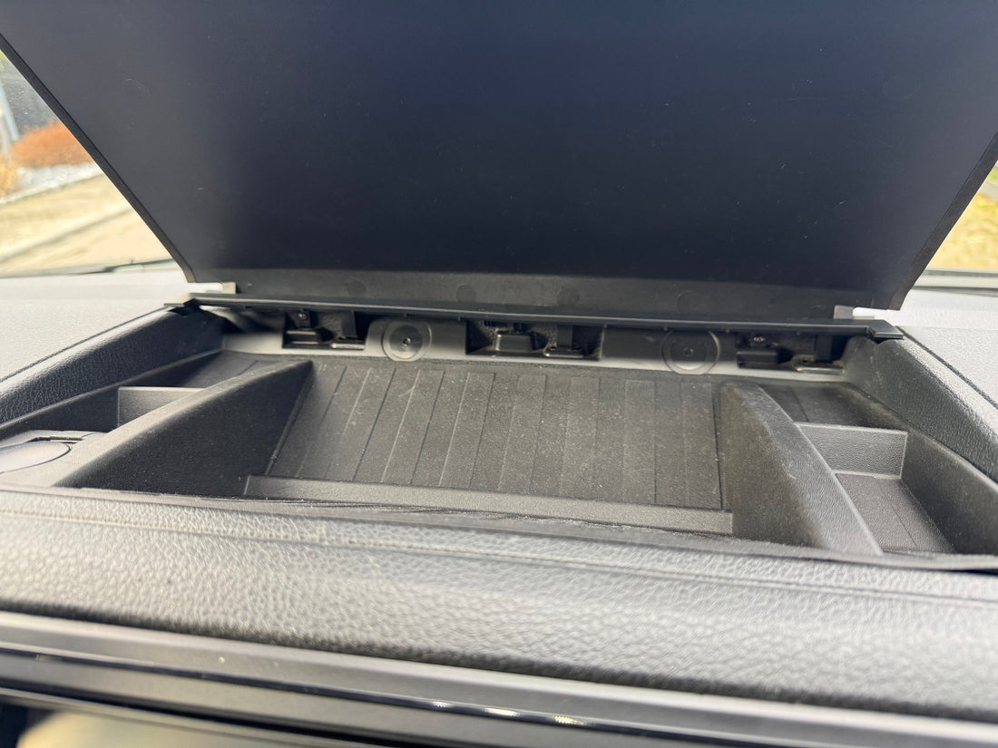 VW T6 Top-Dash Storage Compartment Lid LHD (Left-Hand Drive) – Dashboard Console Lid Cover 2016–2020, closed storage compartment