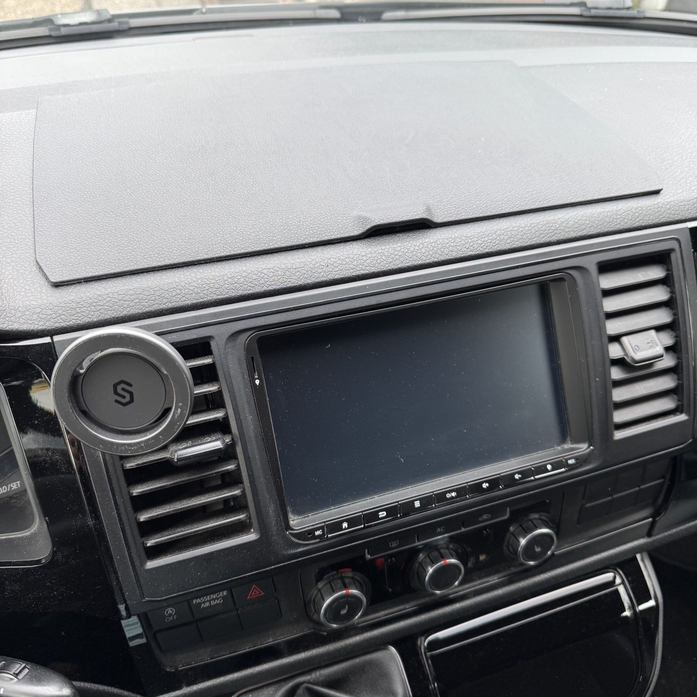 VW T6 Top-Dash Storage Compartment Lid LHD (Left-Hand Drive) – Dashboard Console Lid Cover 2016–2020, closed storage compartment