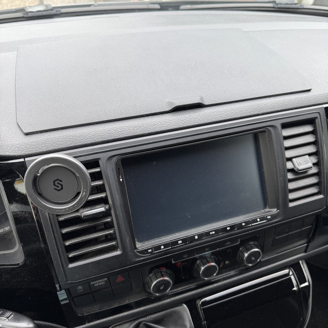 VW T6 Top-Dash Storage Compartment Lid LHD (Left-Hand Drive) – Dashboard Console Lid Cover 2016–2020, closed storage compartment