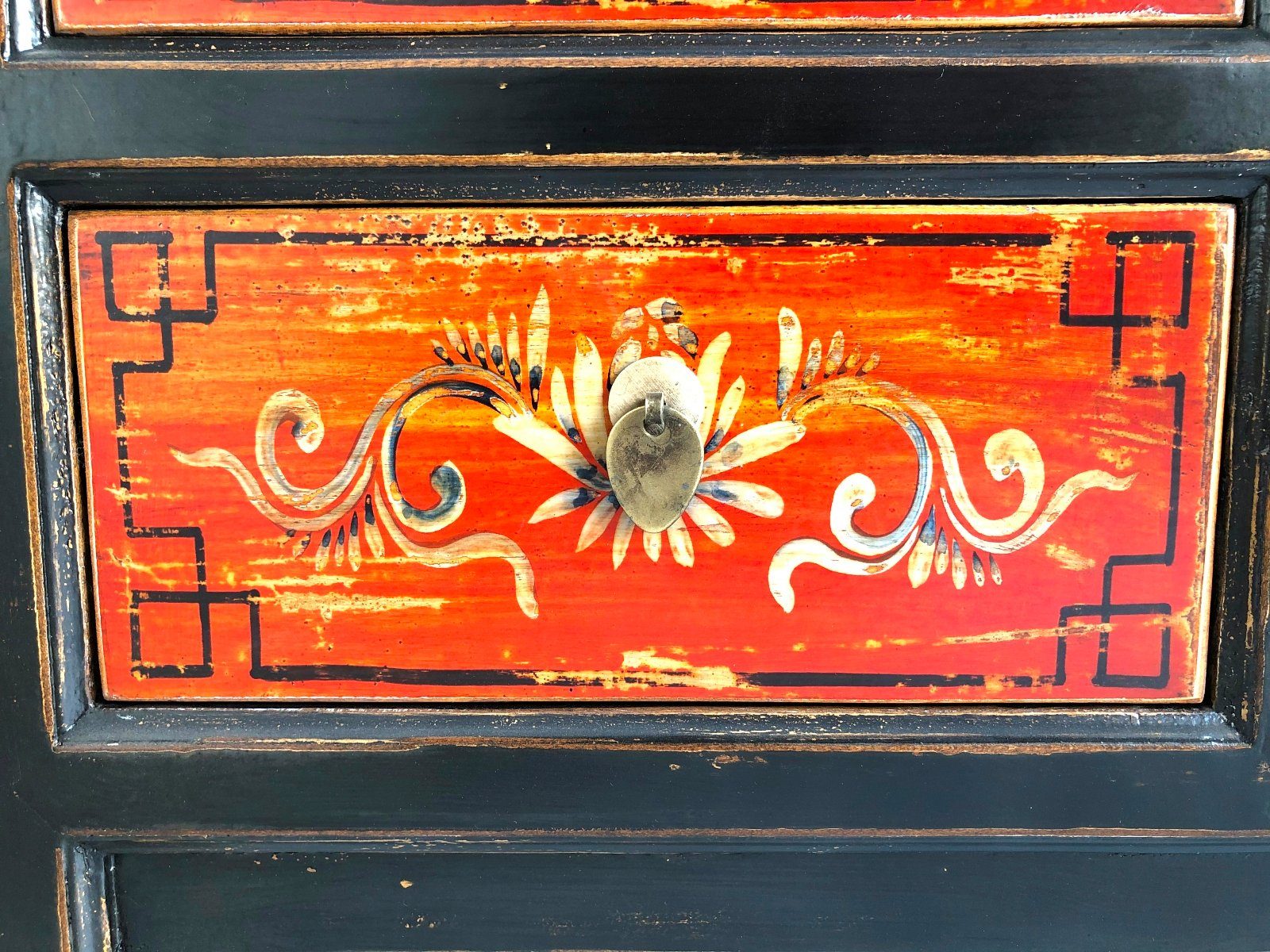 Vintage Asia Asian Lowboard Chest Bench "Coalflowers" - Item no. 35208-6
