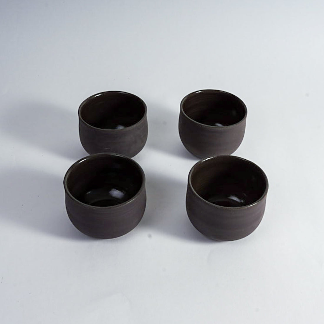 Ocha Teacup Grey/Black - Handmade Matcha Ceramic Cup, 325 ml, Natural Exterior & Glazed Interior (Mannheim)
