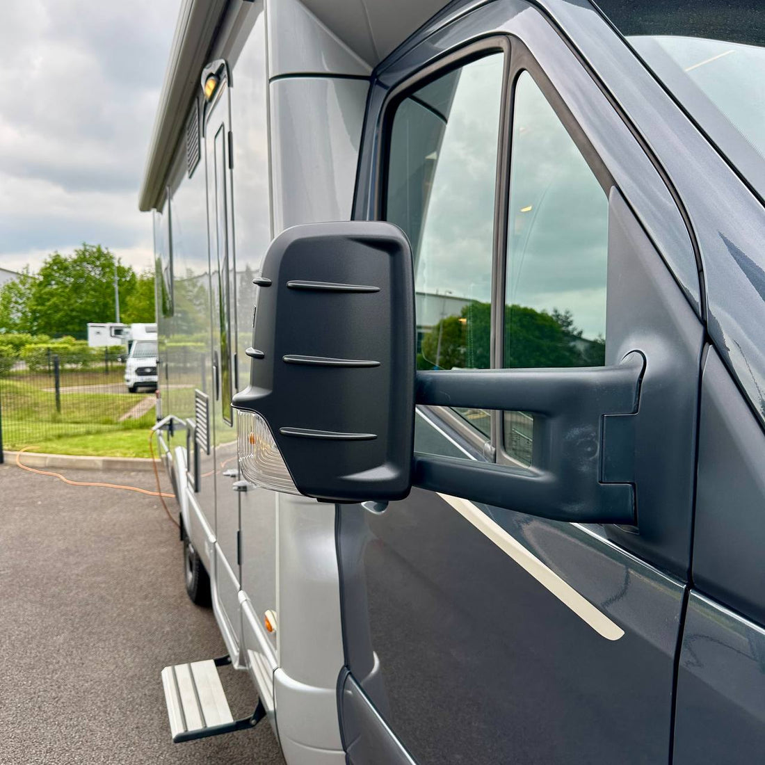 Mercedes Sprinter 906 Wing Mirror Cap Covers with Robust Hammerite Surface, Set (2 Pieces)