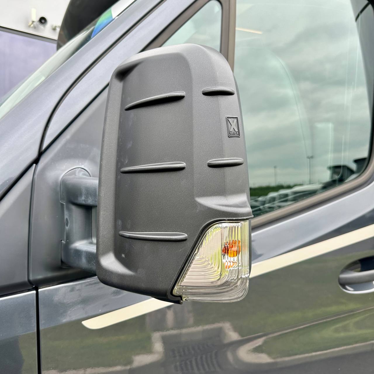 Mercedes Sprinter 906 Wing Mirror Cap Covers with Robust Hammerite Surface, Set (2 Pieces)