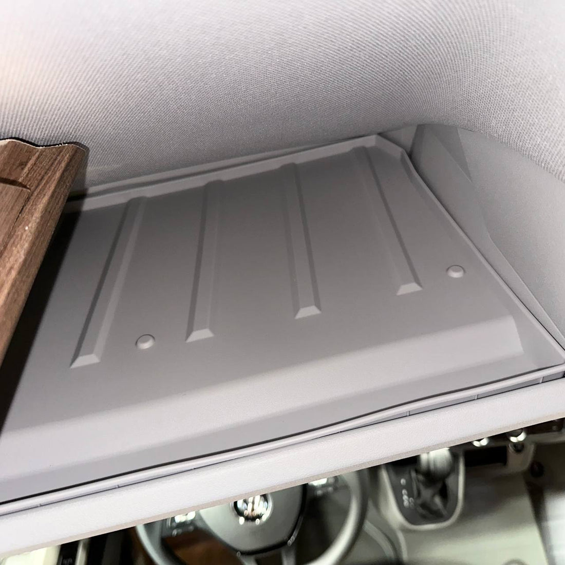 MAN TGE (from 2018) Front Cab Shelf Inserts Light Grey – Rubber Storage Liner, OEM-Fit (LHD)