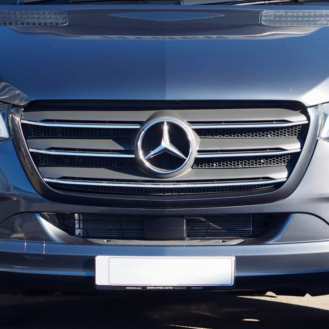 Mercedes Sprinter 907 Honeycomb Grille Inserts, Upper – Honeycomb Mesh Set (5-piece) made of ABS, paintable, incl. clips