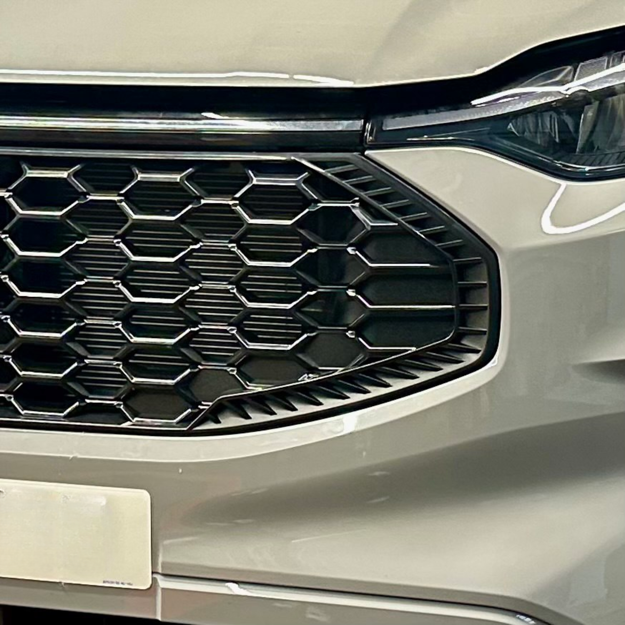 For Ford Transit Custom 2024+ Front Grille – Gloss Black | Stylish &amp; Durable Upgrade