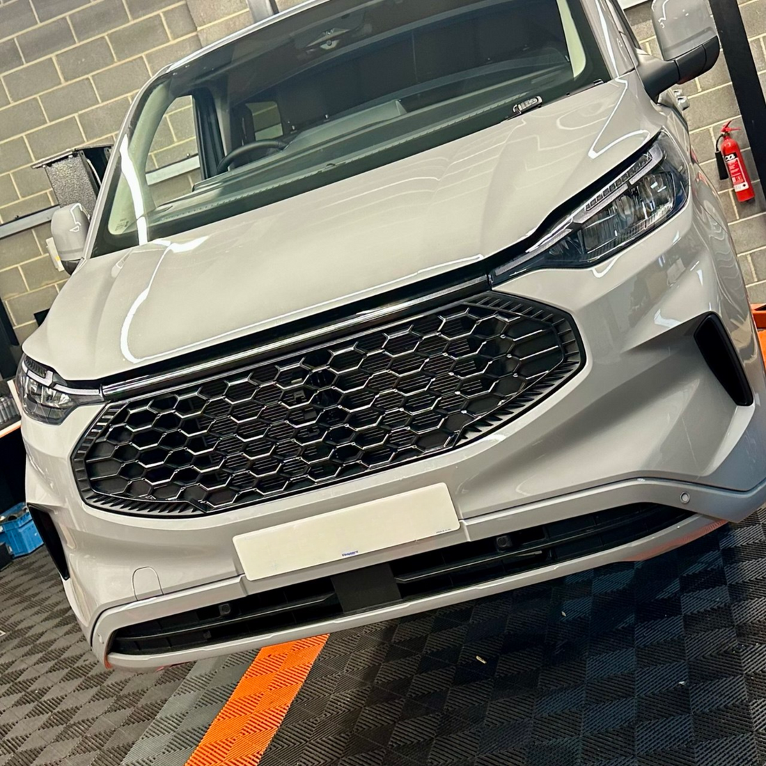 For Ford Transit Custom 2024+ Front Grille – Gloss Black | Stylish &amp; Durable Upgrade