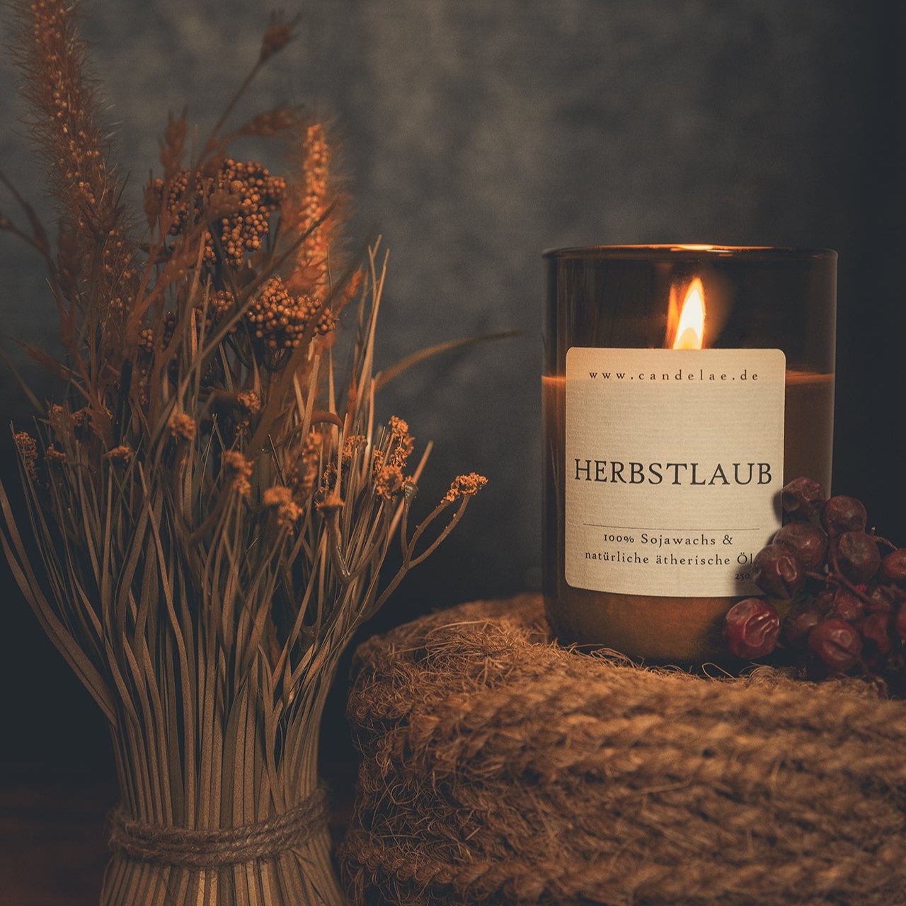 Autumn Leaves Scented Candle – Handcrafted from Soy Wax & Recycled Glass for Cozy Autumn Evenings