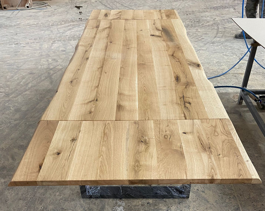 Solid Oak Dining Table with Live Edge & Spider Base – 160×90 cm, extendable to 240 cm with 2 extension leaves (natural oiled)