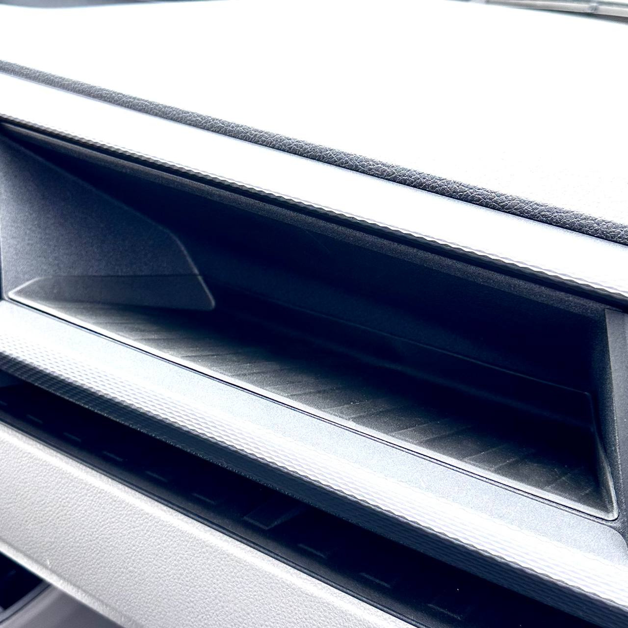 VW Transporter T6.1 Glove Box Anti-Slip Mat – Silicone/Rubber Insert (Non-Slip), OEM-Fit, easy to clean