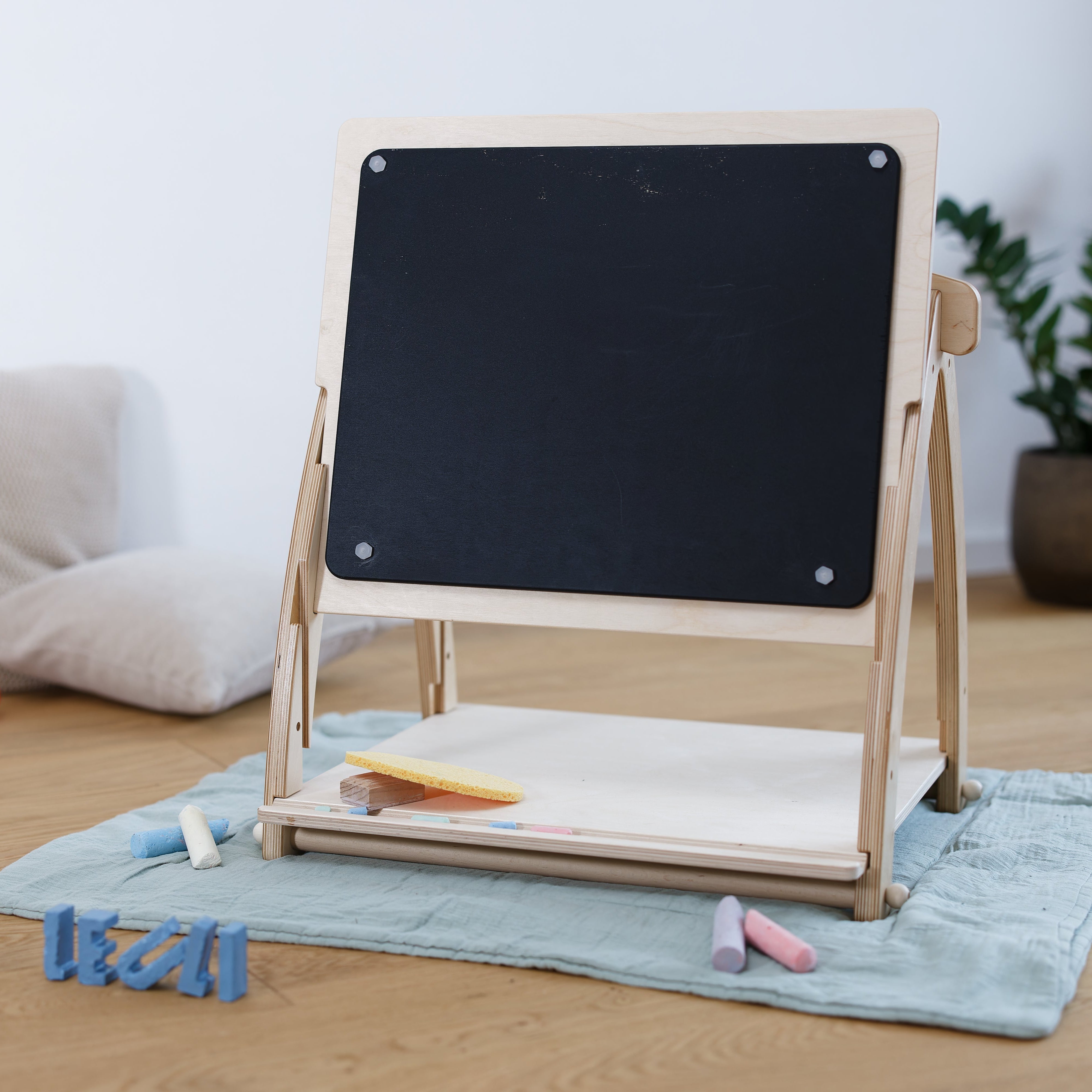 Chalkboard for clipping on