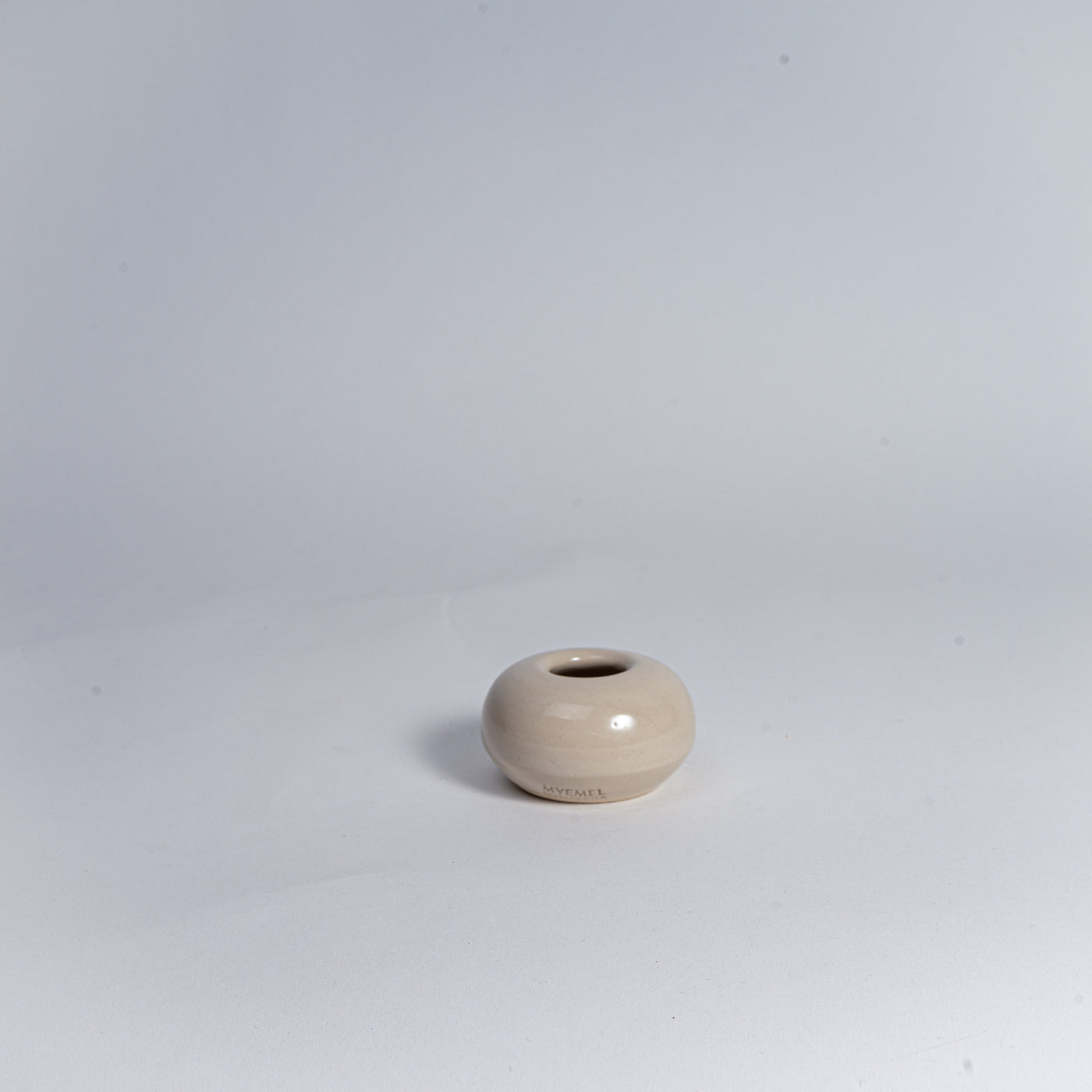 YOKO Matcha Whisk Holder Beige - Handmade Ceramic Kusenaoshi, Shapes & Dries the Chasen (Mannheim)