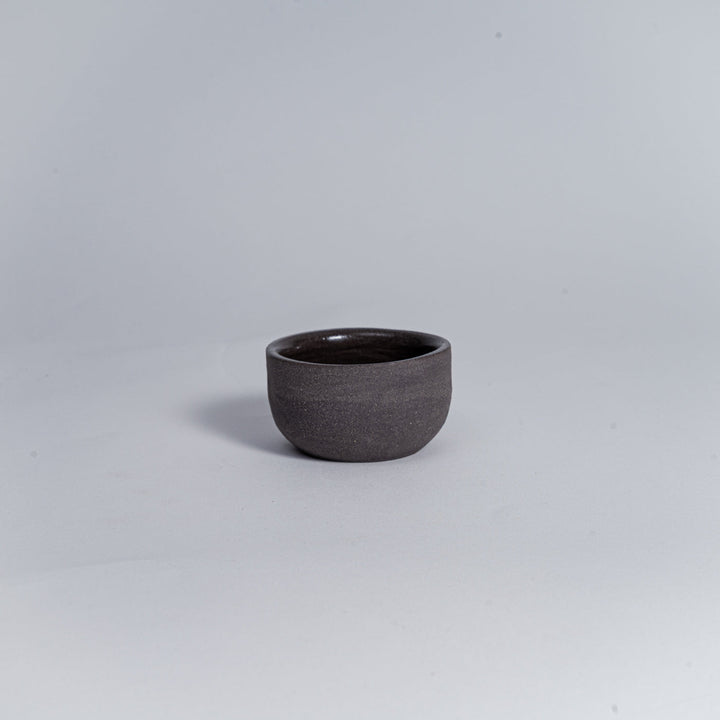 KUMO Espresso Cup Grey/Black – handmade stoneware, 60 ml, unglazed outside & glazed inside (Mannheim)