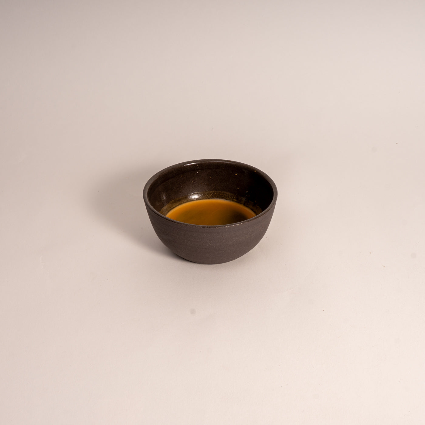KUMO Cappuccino Cup Grey/Black – handmade stoneware ceramic, 220 ml, unglazed outside & glazed inside (Mannheim)