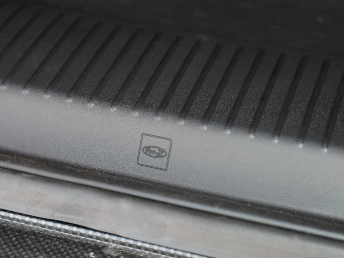 For VW T5, T5.1 V2 Transporter Rear Threshold Cover Barndoor / Twin Door Plastic Full Length