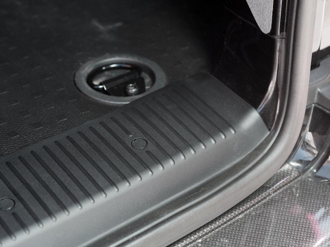 For VW T5, T5.1 V2 Transporter Rear Threshold Cover Barndoor / Twin Door Plastic Full Length