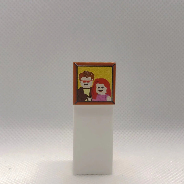 LEGO® Tile 2x2 "X-Hero Couple Picture" - Dark Orange, UV Printed | Brickhunter.shop x MBB-Custom