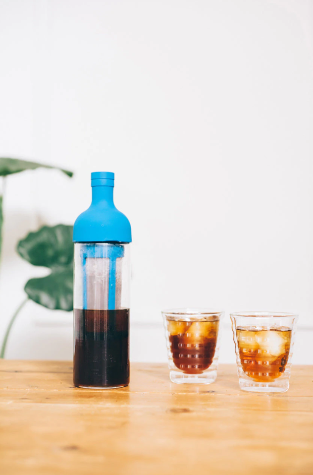 Hario Filter-In Coffee Bottle – 750 ml Cold Brew Flasche aus hitzebeständigem Glas mit integriertem Feinfilter