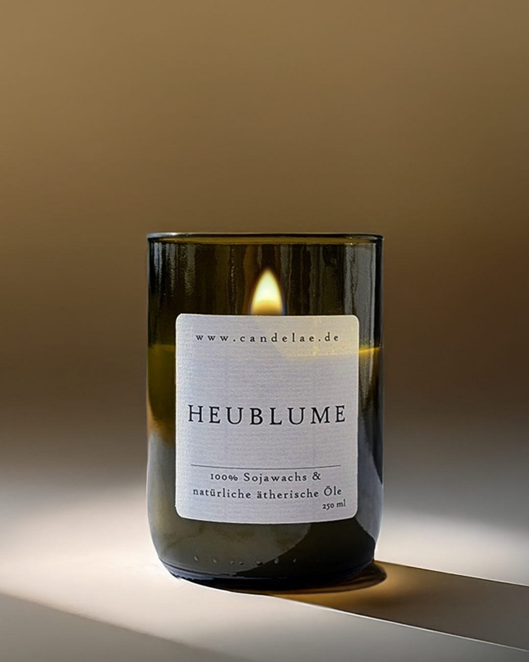 Hayflower Scented Candle – Natural Soy Wax Candle with Essential Oils in a Wine Bottle Glass (250 ml, approx. 50 h) | Candelae