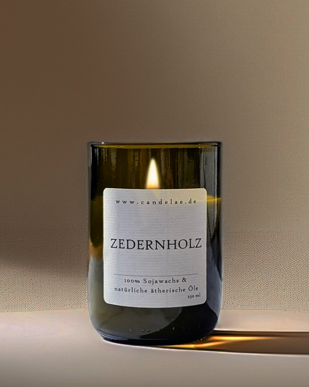 Cedarwood – Soy Wax Scented Candle with a Calming, Woody Aroma for Relaxing Moments