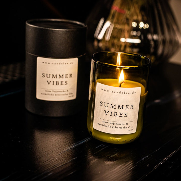 Summer Vibes Scented Candle – Soy Wax in a Wine Bottle Glass with Fresh Essential Oils (250 ml, approx. 50 h) | Candelae