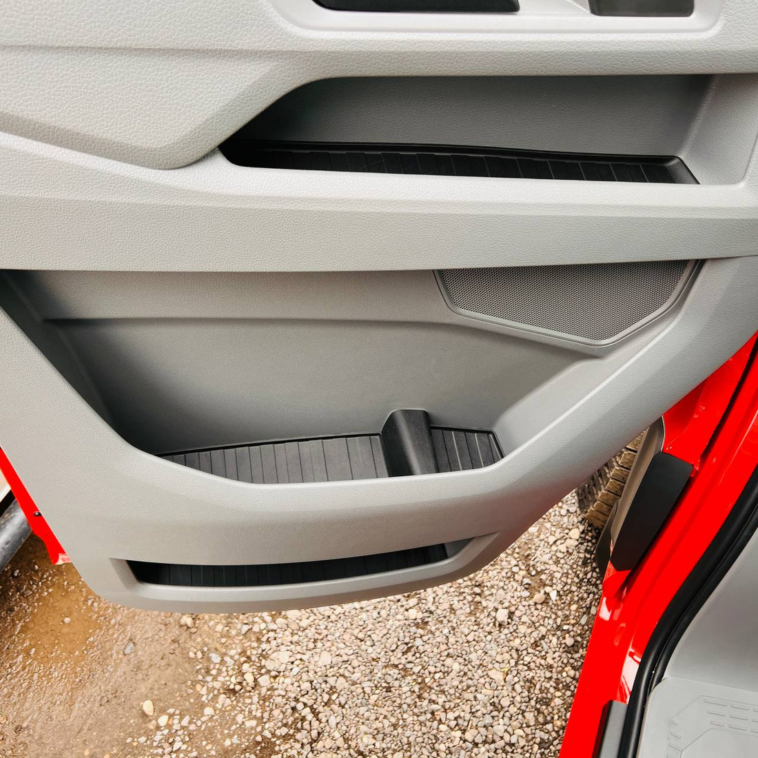 VW Crafter (ab 2018) Türfach-Einlagen Schwarz – Silikon/Gummi Door Pocket Inserts vorn (oben & unten), Set für 2 Türen