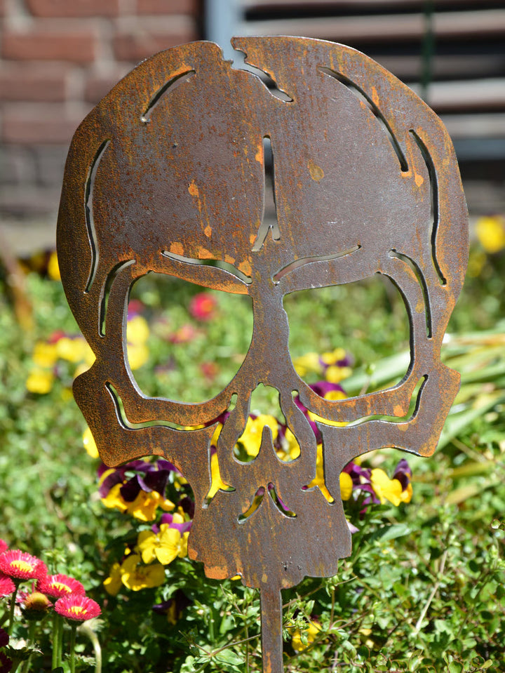 Garden Plug Skull 2