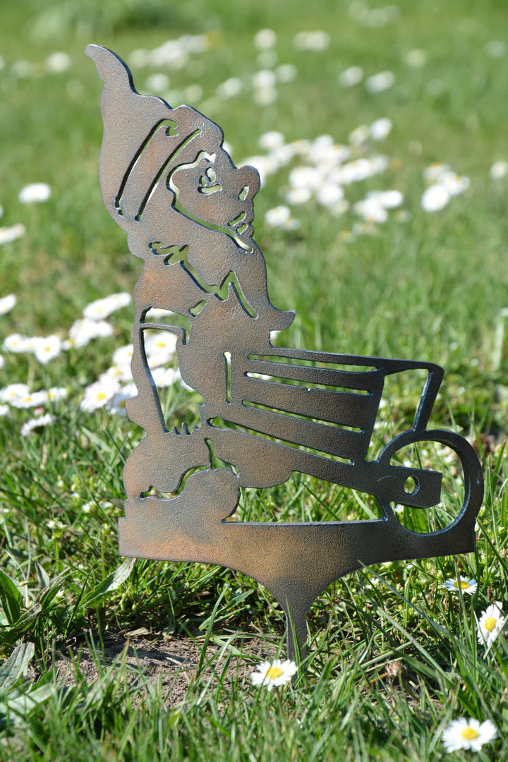 Dwarf with cart as plug-in decoration