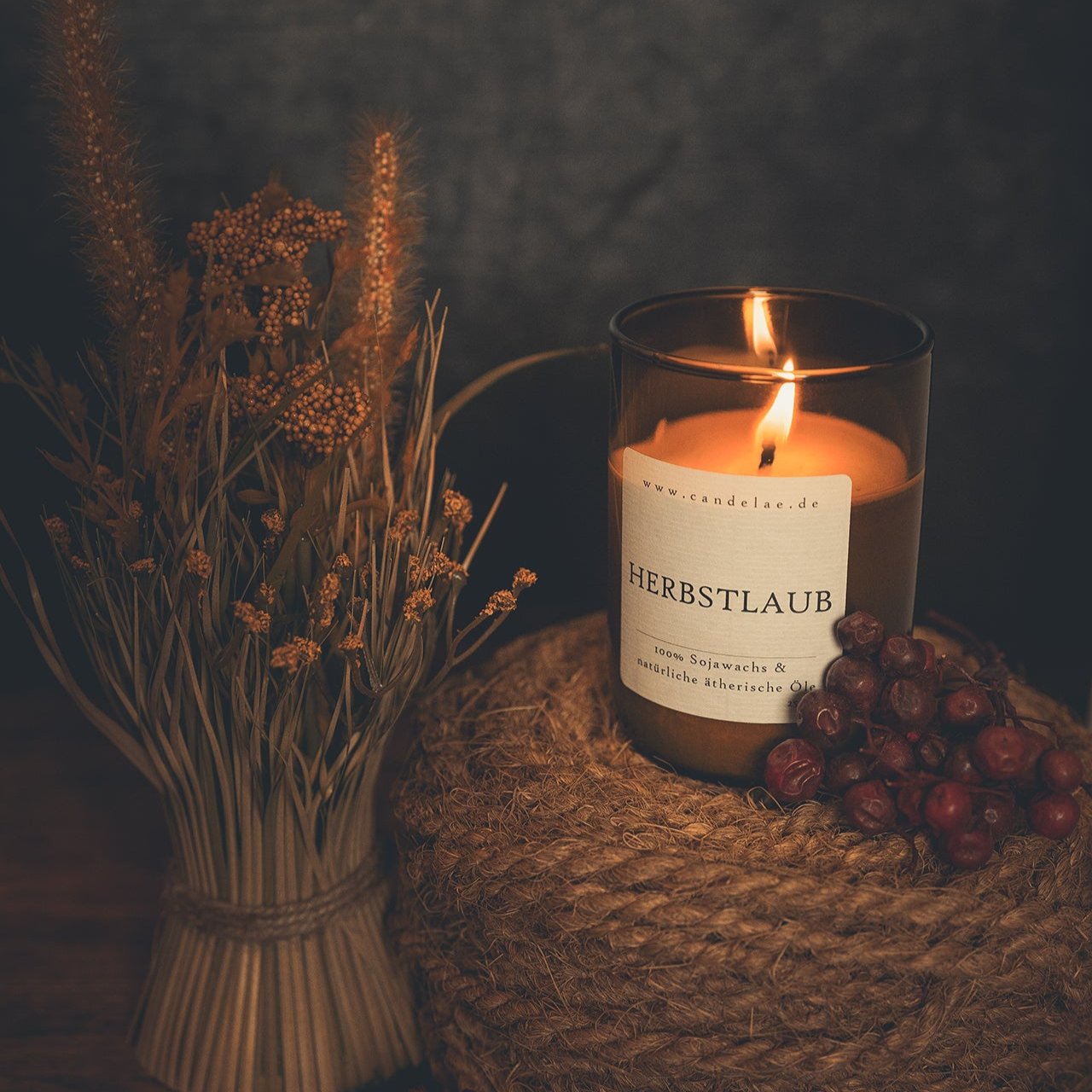 Autumn Leaves Scented Candle – Handcrafted from Soy Wax & Recycled Glass for Cozy Autumn Evenings