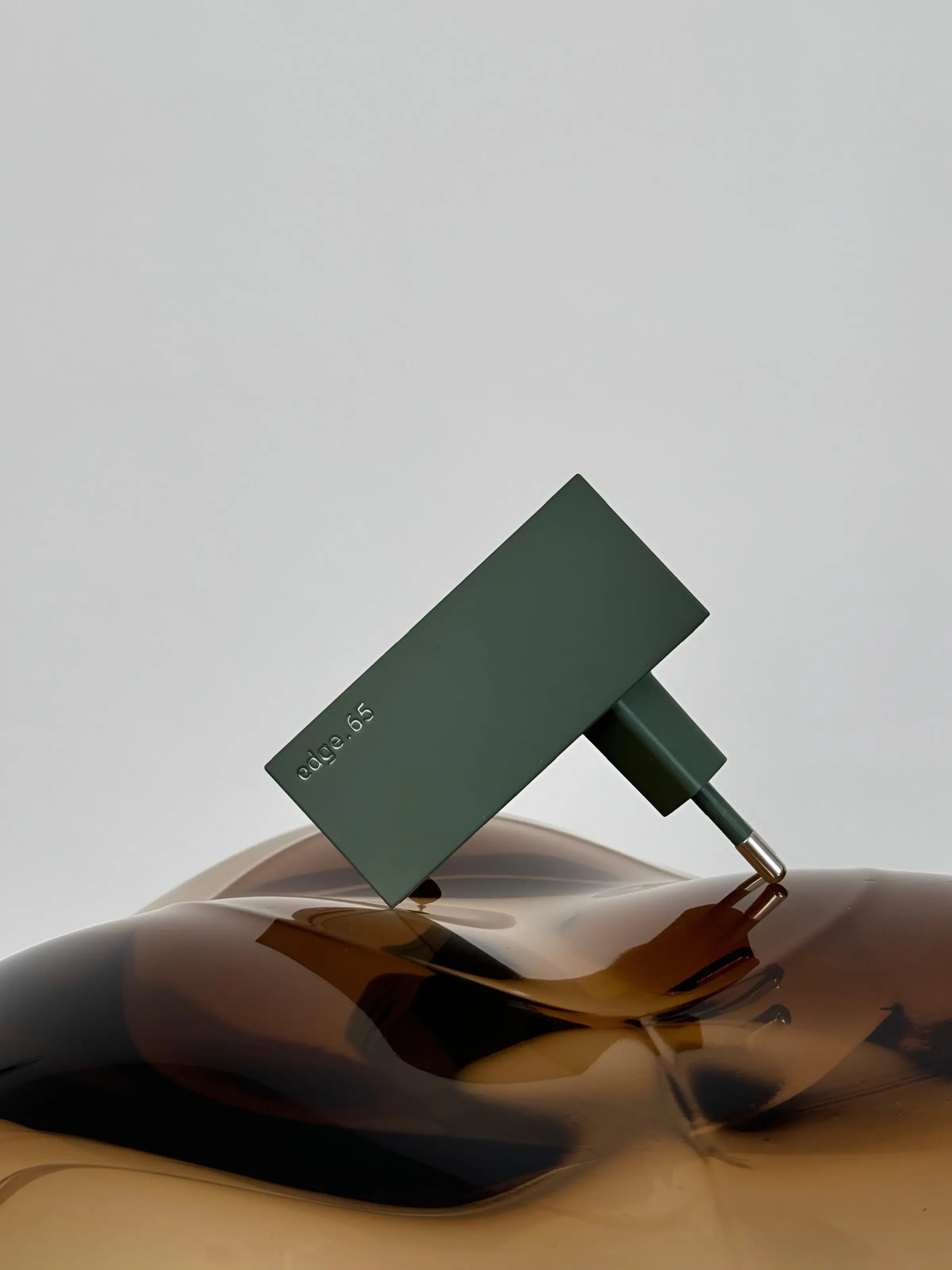 edge.65 (65 Watt) USB Ladegerät. Farbe: Forest