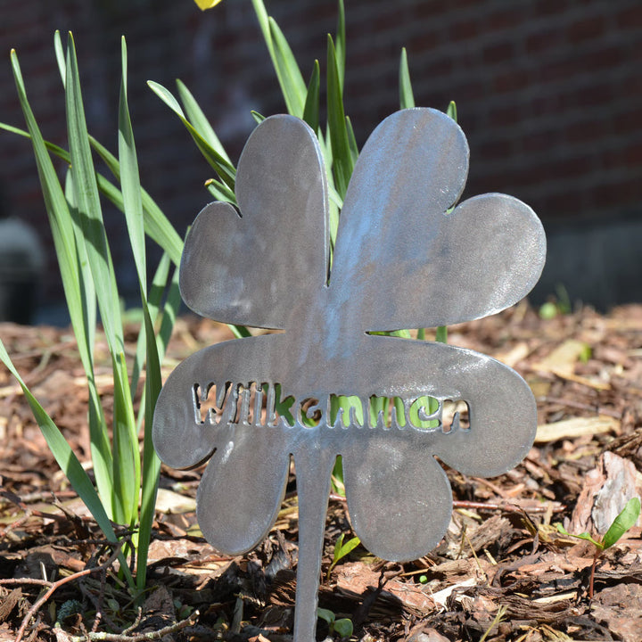 Clover garden stake