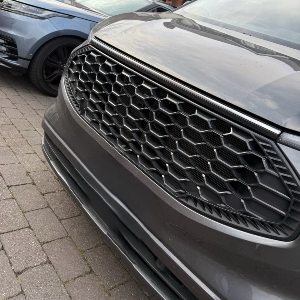 For Ford Transit Custom 2024+ Front Grille – Gloss Black | Stylish &amp; Durable Upgrade