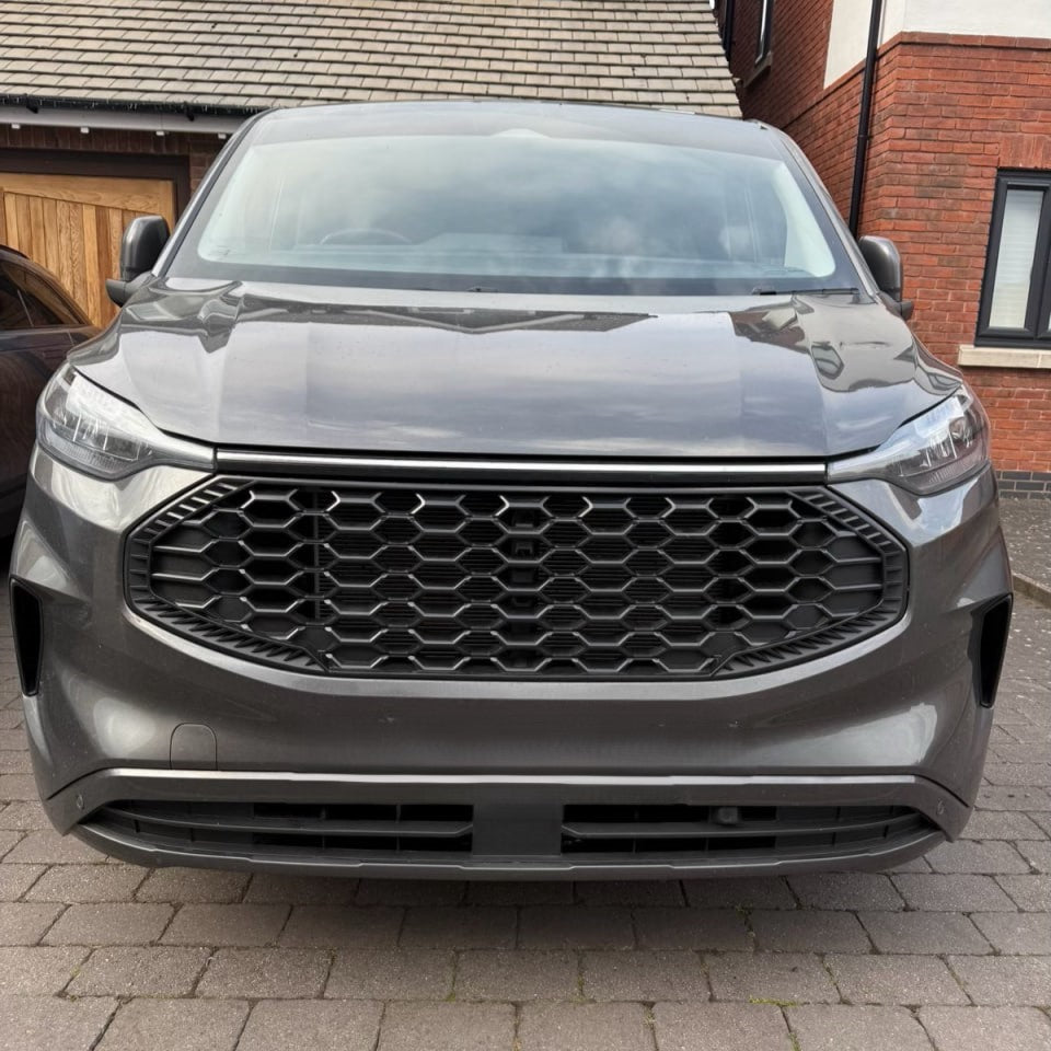 For Ford Transit Custom 2024+ Front Grille – Gloss Black | Stylish &amp; Durable Upgrade