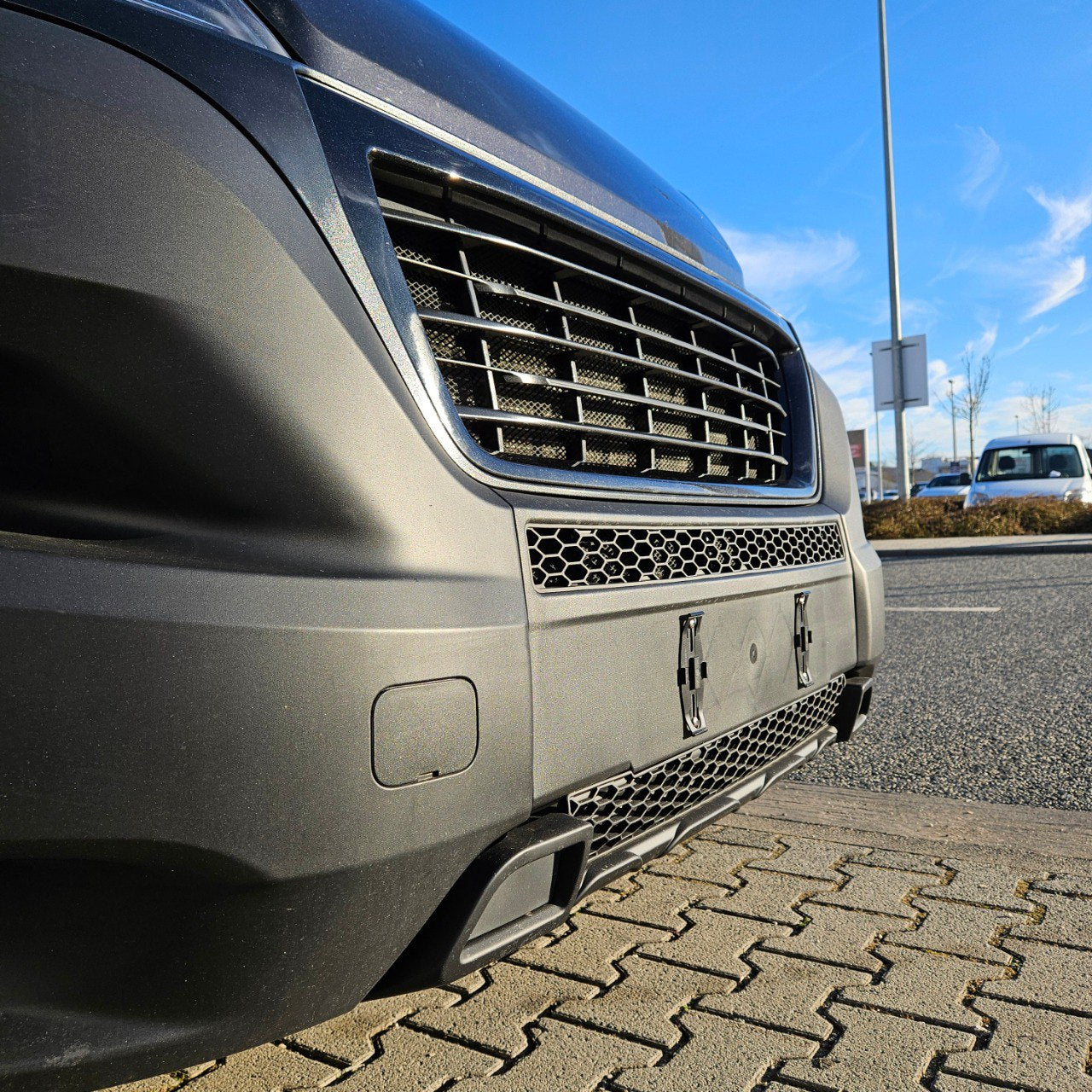 For Opel Movano Lower Bumper Honeycomb Grille - Matte Black