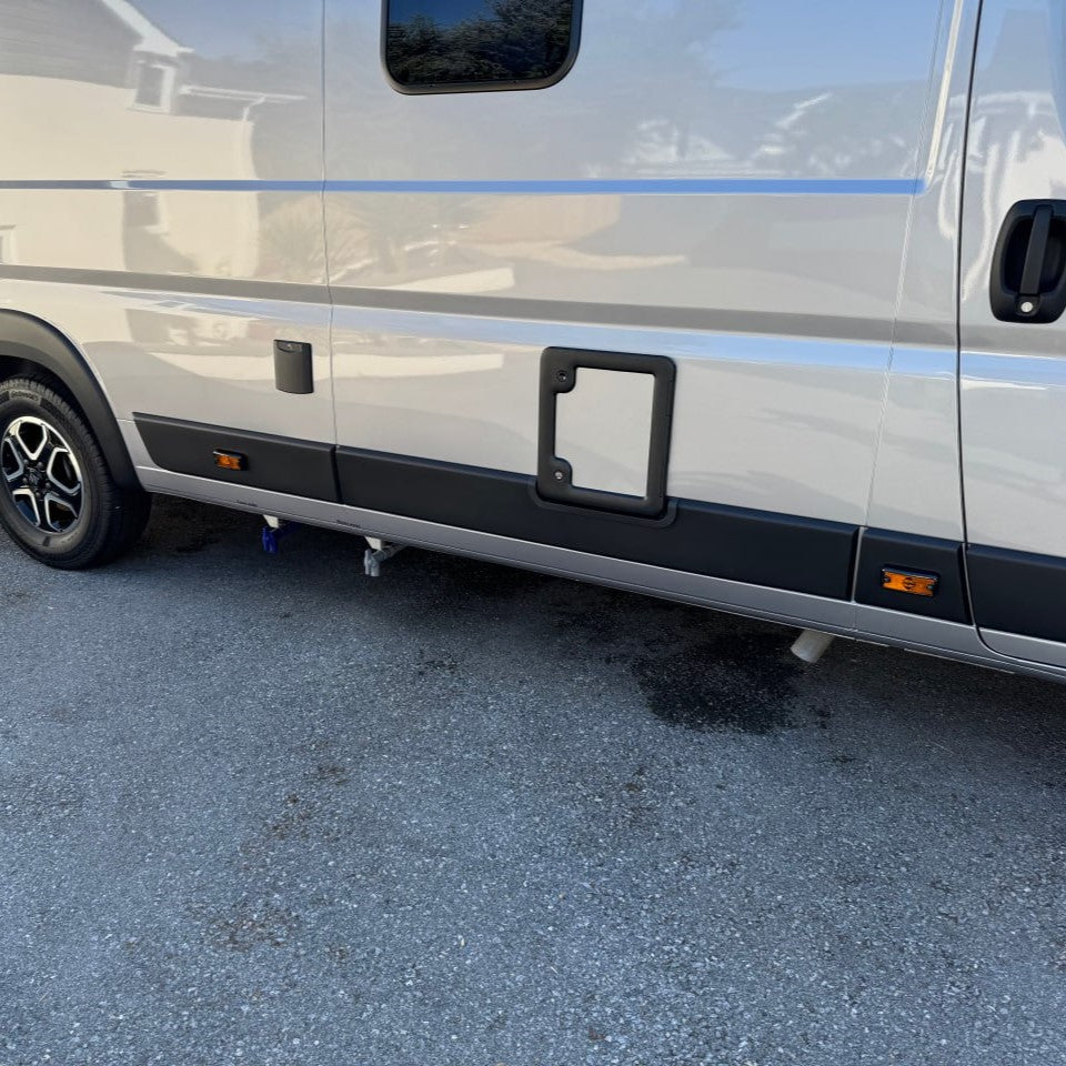 For Peugeot Boxer Signal Mark Guard - Gloss Black
