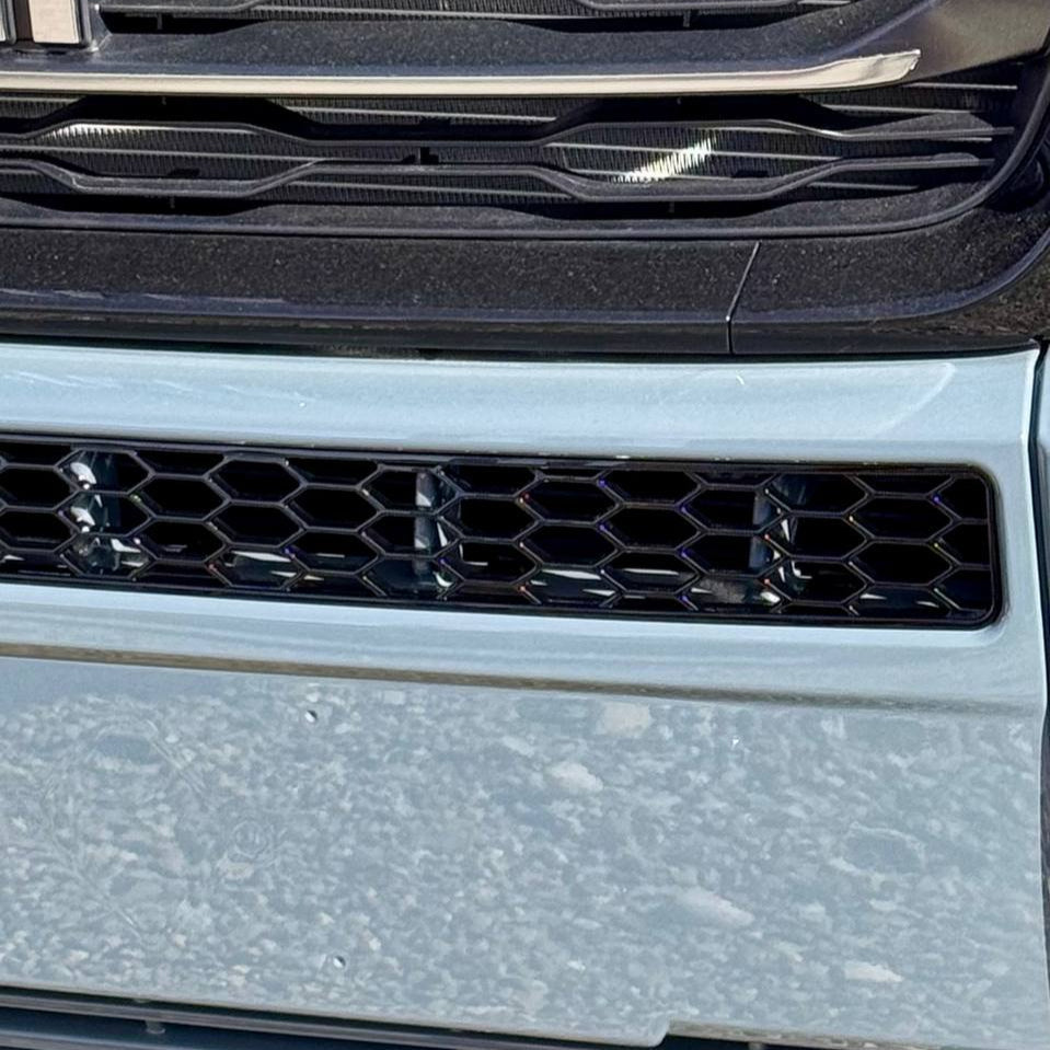 For Vauxhall Movano Bumper Honeycomb without Parking Sensors - Gloss Black