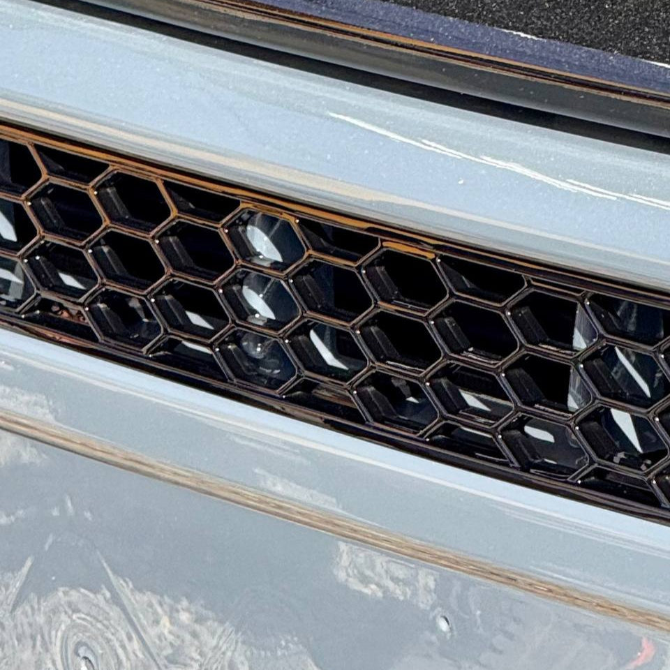 For Vauxhall Movano Bumper Honeycomb without Parking Sensors - Gloss Black
