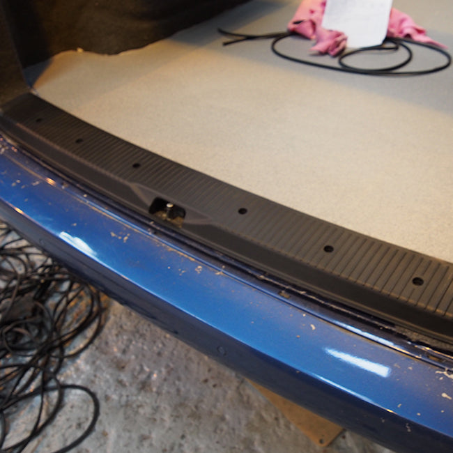 For VW T5, T5.1 V2 Transporter Rear Threshold Cover Tailgate / Single Door Plastic Full Length