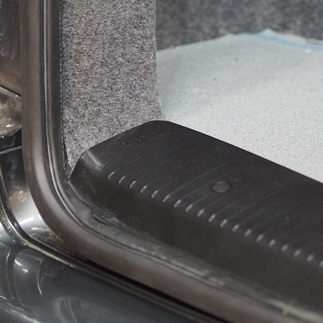 For VW T6 V2 Transporter Rear Threshold Cover Barndoor / Twin Door Plastic Full Length