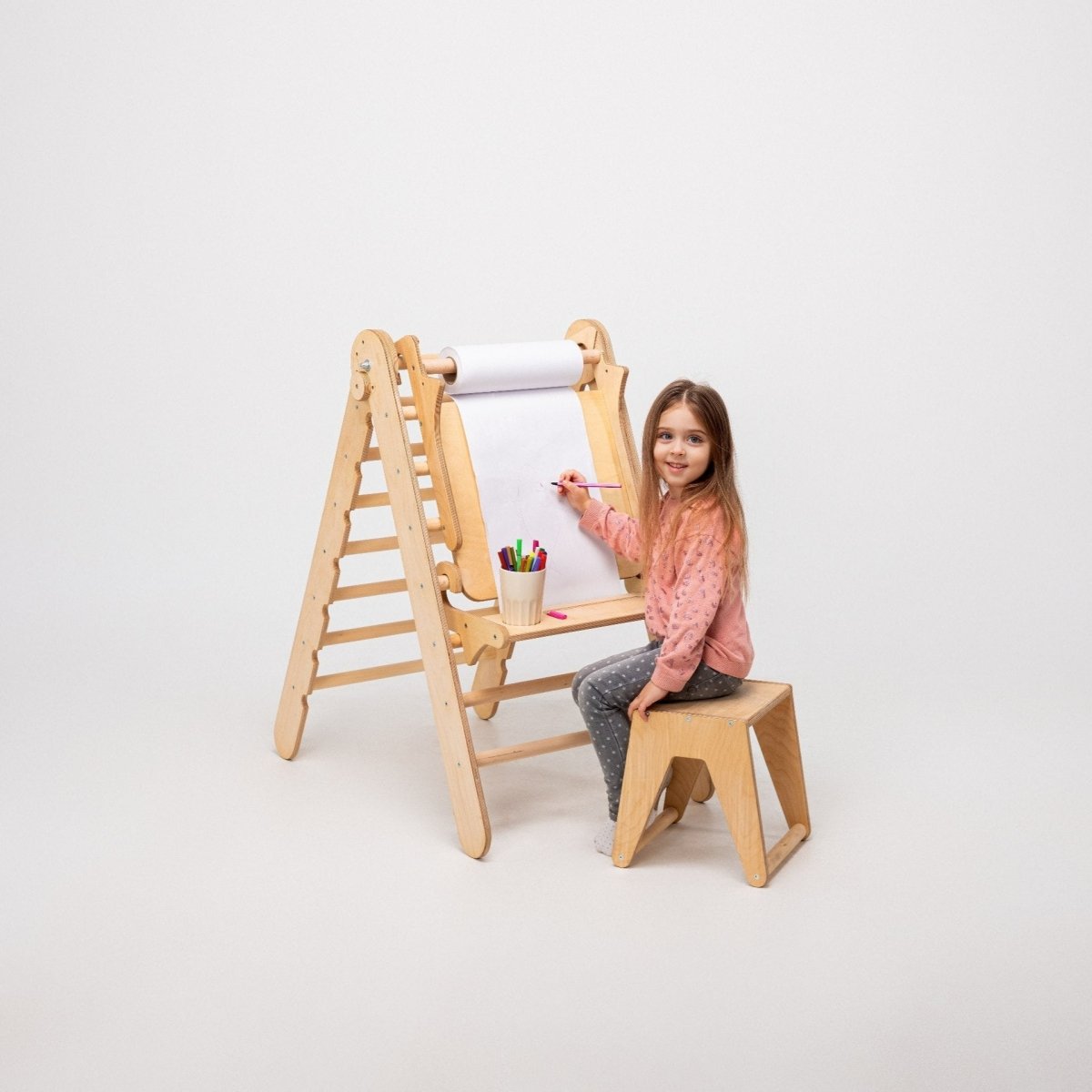 Staffelei mit Kinderstuhl – Perfekt für Indoor Klettergerüst