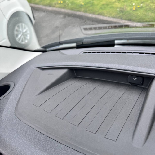 VW Transporter T6.1 Top-Dashboard Anti-Rutsch Einlage – Silikon/Gummi Insert (1 Stück) inkl. 3M Tape, OEM-Fit