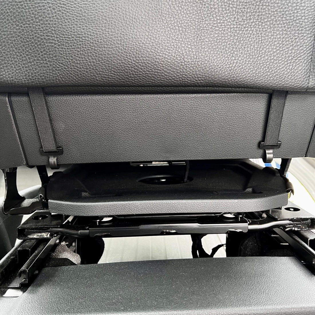 For VW California Ocean, Coast &amp; Beach Campervan Single/Captains Seat Leatherette Back Seat Organizer Storage Solution