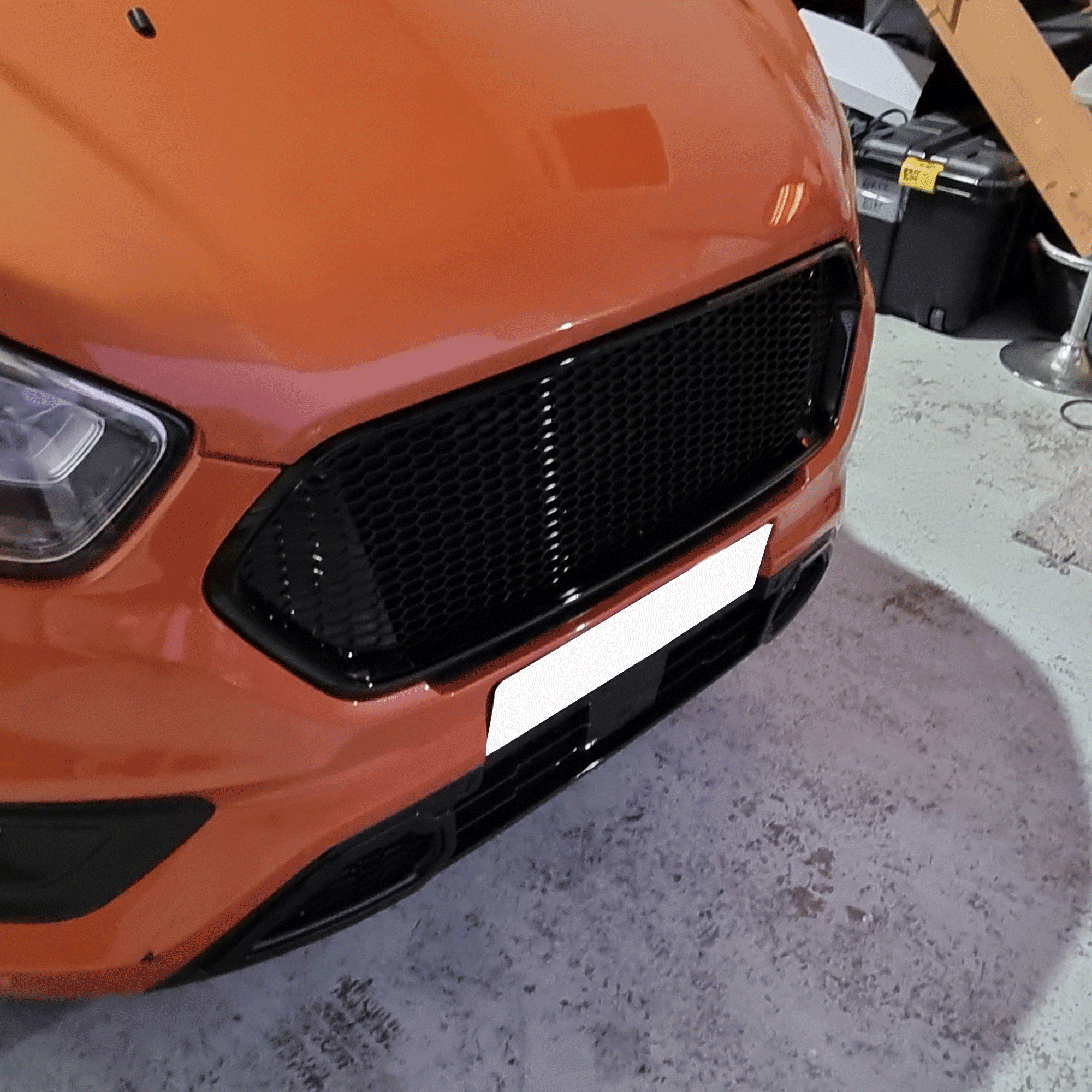 For Ford Transit Custom Badgeless Honeycomb Grille – Gloss Black, Ready to Fit