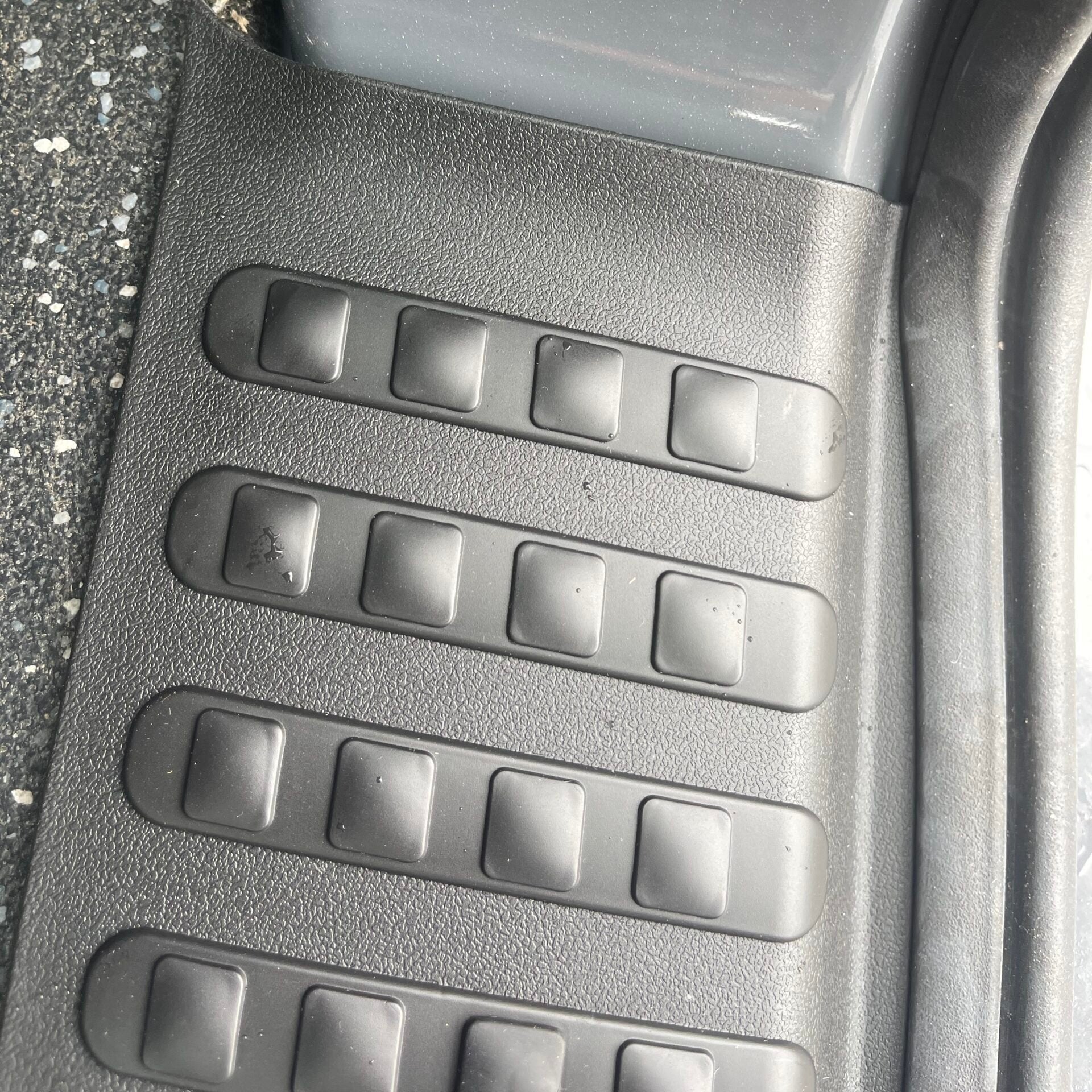 For VW T6.1 V2 Barn door Threshold Cover + Side Step + Fitting Kit
