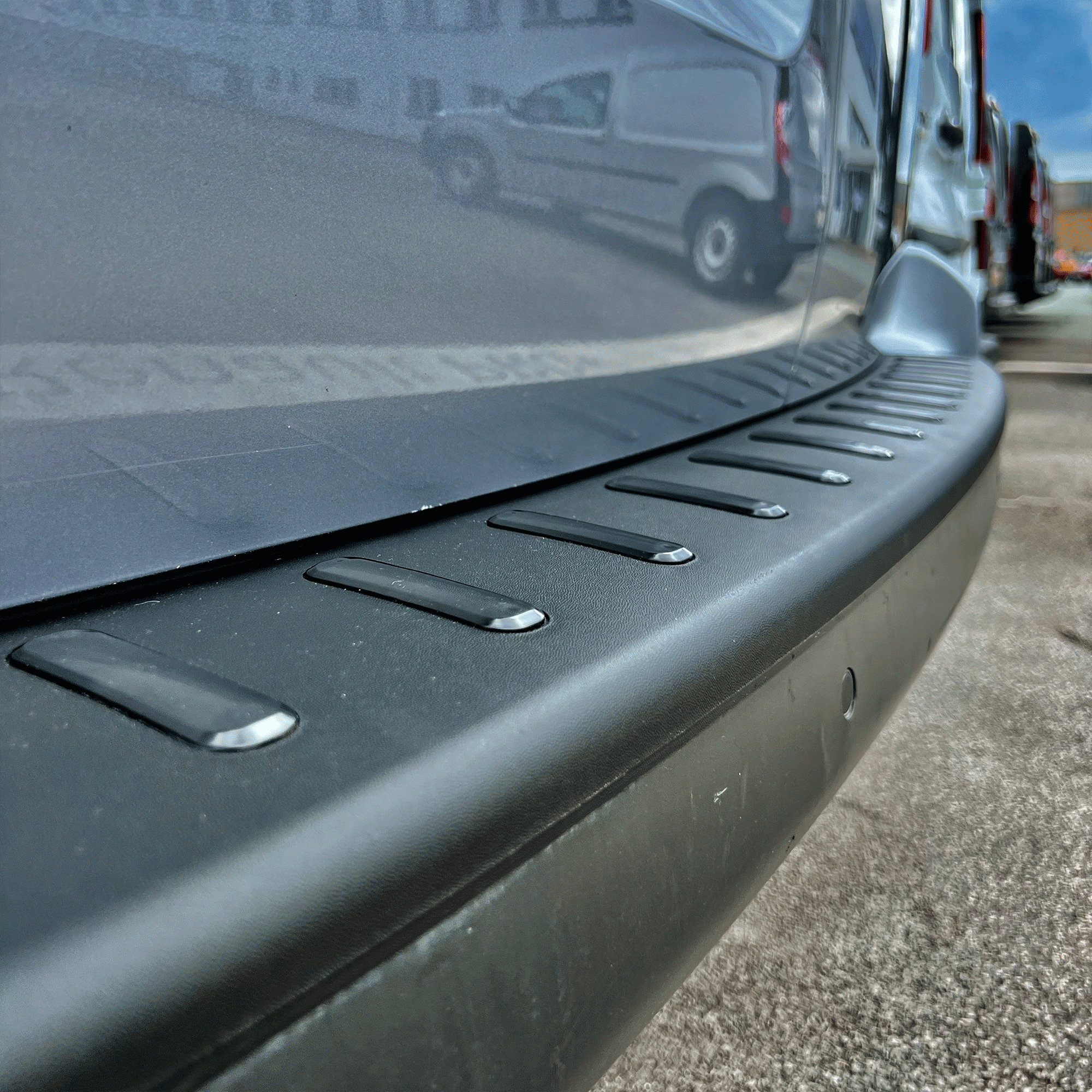 For Opel Vivaro Rear Bumper Protector – Black Plastic Trim for Campervan, Motorhome &amp; Auto-Sleeper