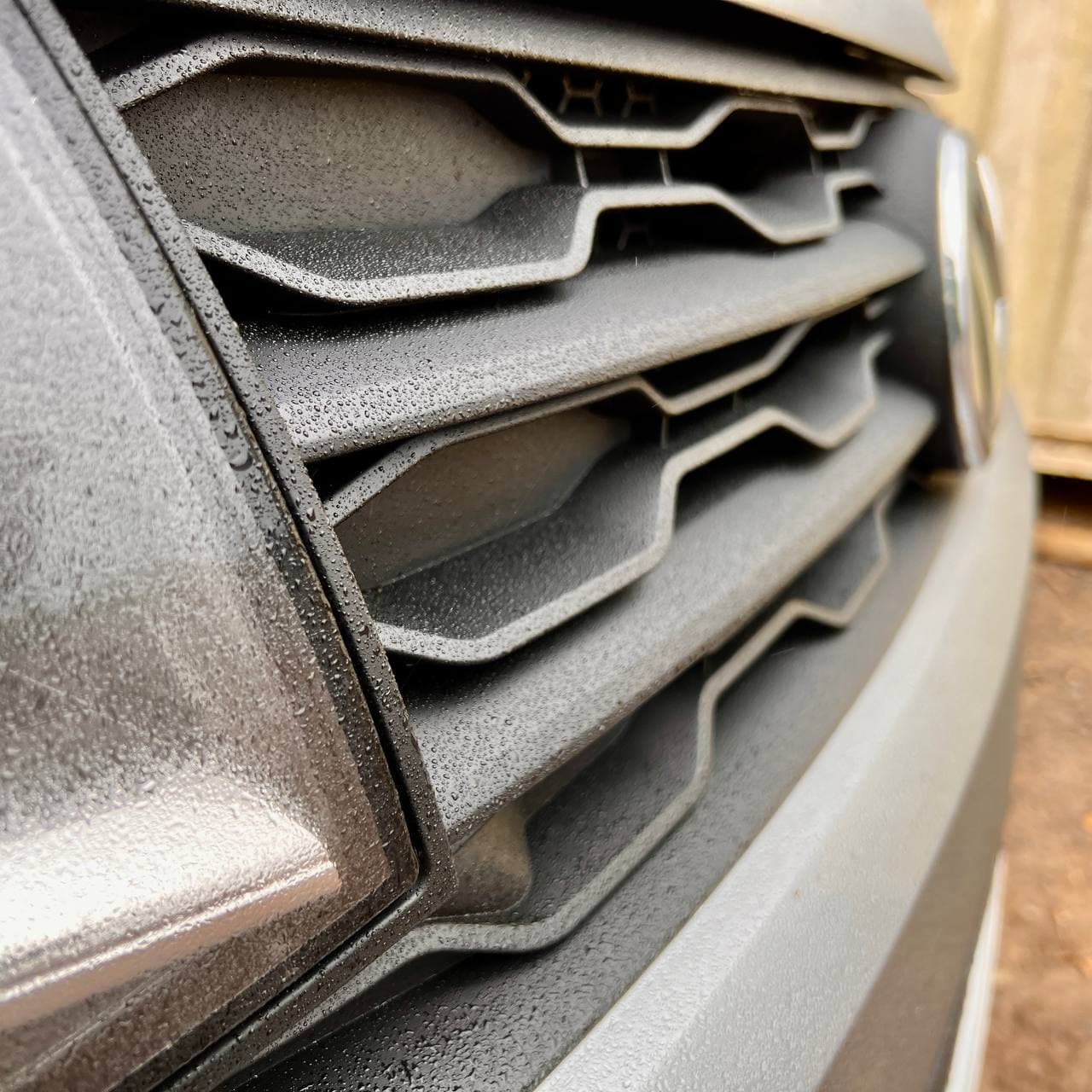 For VW T6 R-Line Front Grille (2 in 1) Badged/Badgeless - Matte Black